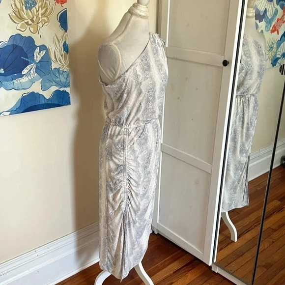 NWT Steve Madden Matte Jersey One Shoulder Snakeskin Print Dress - Size L - Picture 5 of 14